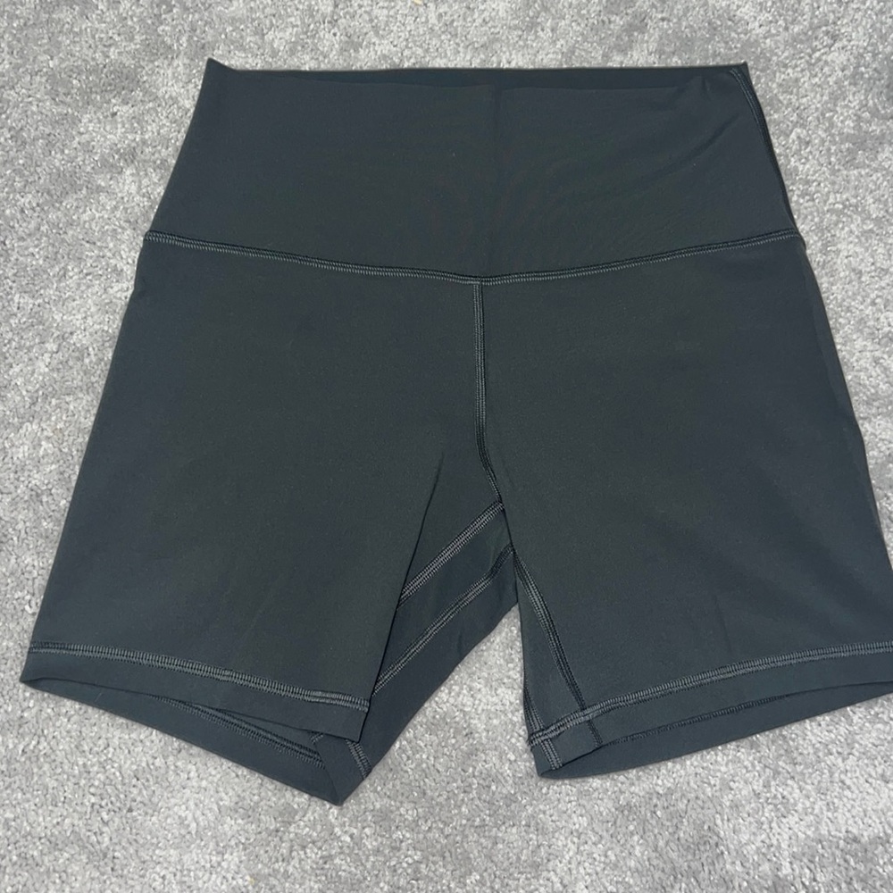 Align 6” shorts size 8